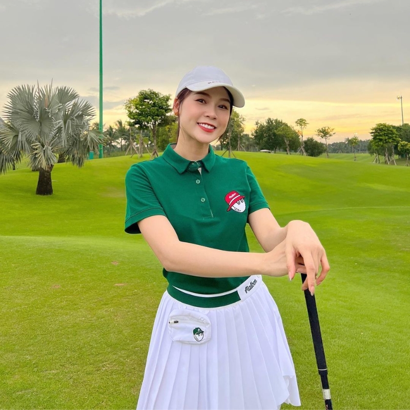 Style chơi golf của mỹ nhân Việt Âu Hà My gợi cảm Huyền My kín bưng