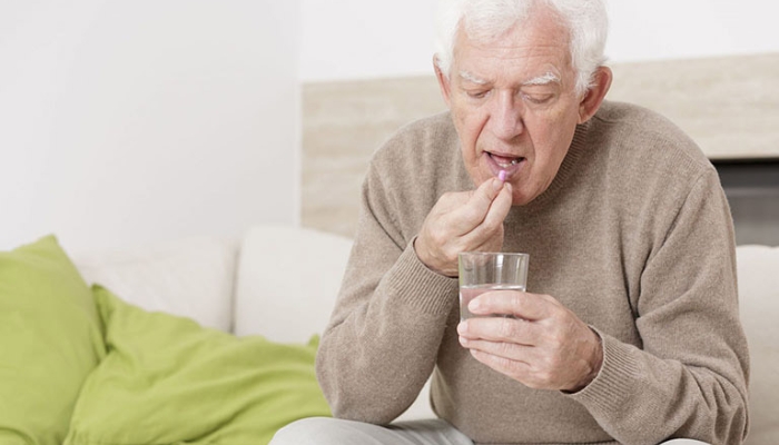 Tại sao người cao tuổi nên uống thuốc bổ?