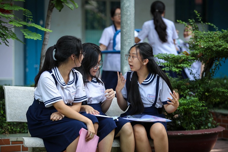 Học tập cùng với bạn bè