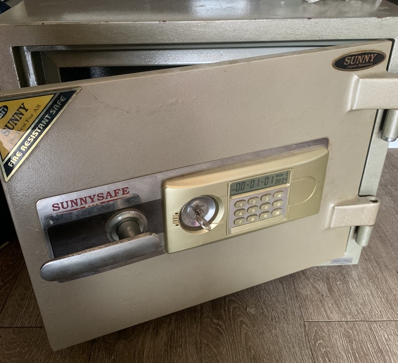 mẹo hạn chế két sắt bị kẹt